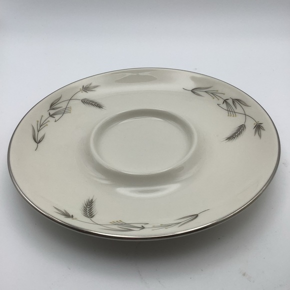 Vintage Taylor Smith & Taylor Co. Taylorton Silver Wheat Sauce Boat and Tray - Picture 3 of 10